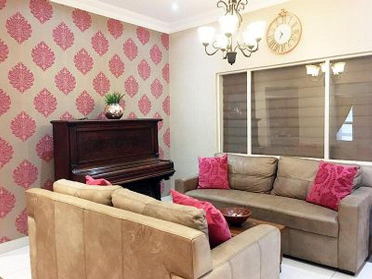 ليديسميث Peaches & Cream Bed & Breakfast المظهر الخارجي الصورة